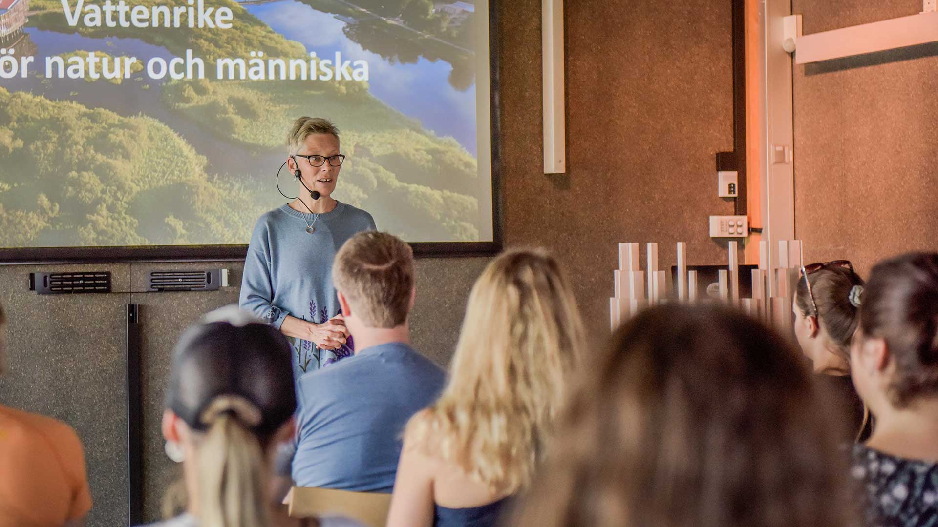 Föredrag i hörsalen på naturum