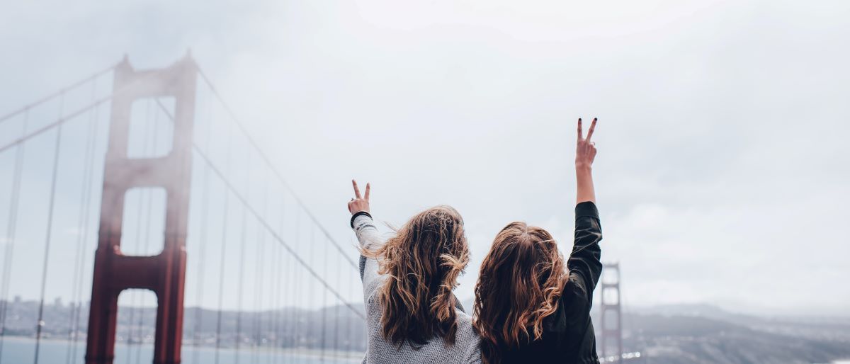 Studenter ved Golden Gate Bridge