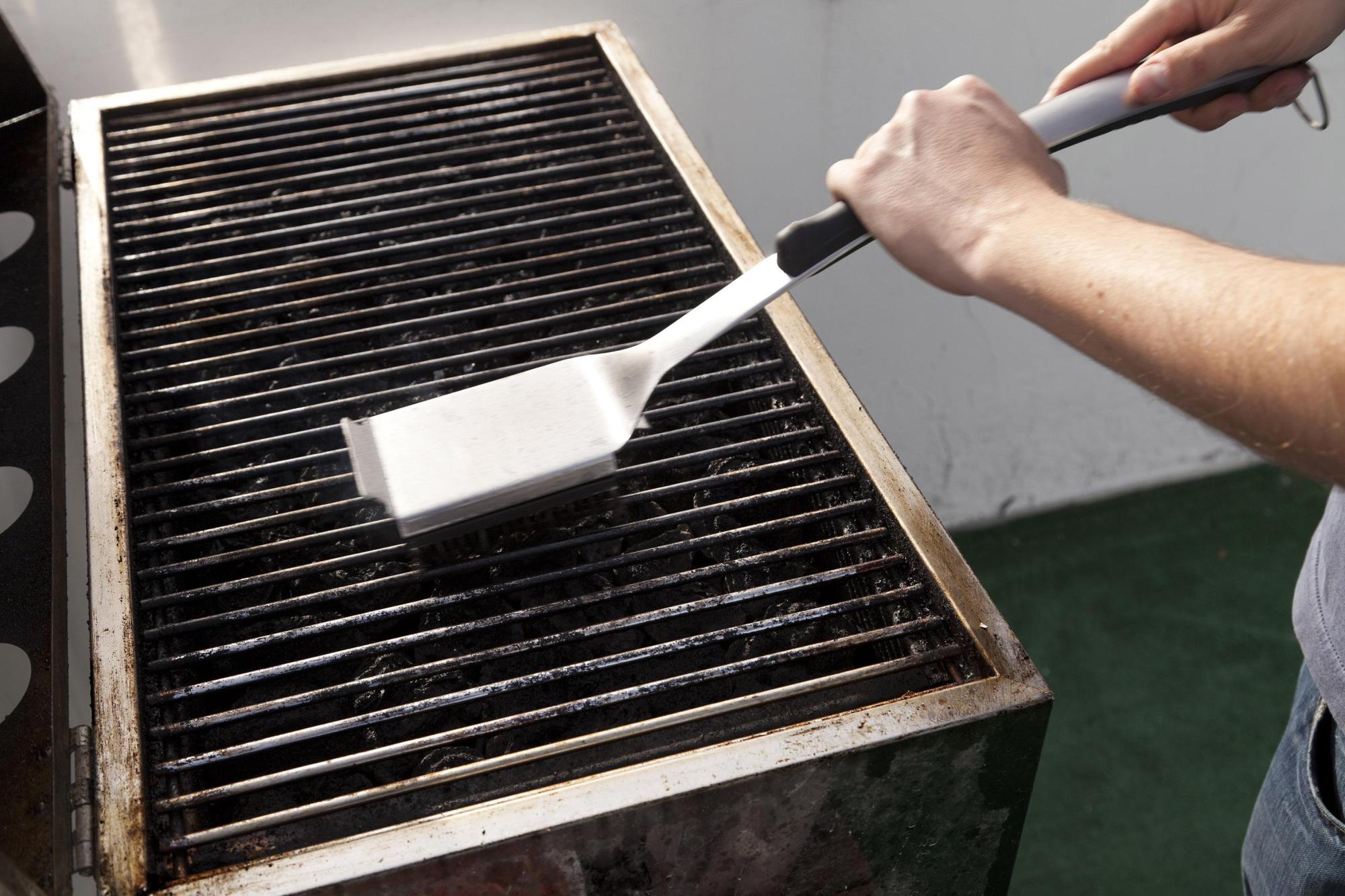 202607021923MCT_____PHOTO____US-NEWS-GRILL-BRUSH-RECALL-FILEPIC-DMT Conair has recalled 1,719,995 brushes sold under the Cuisinart brand because of Small metal wire bristles can detach from the brushes. (Dreamstime/Dreamstime/TNS)