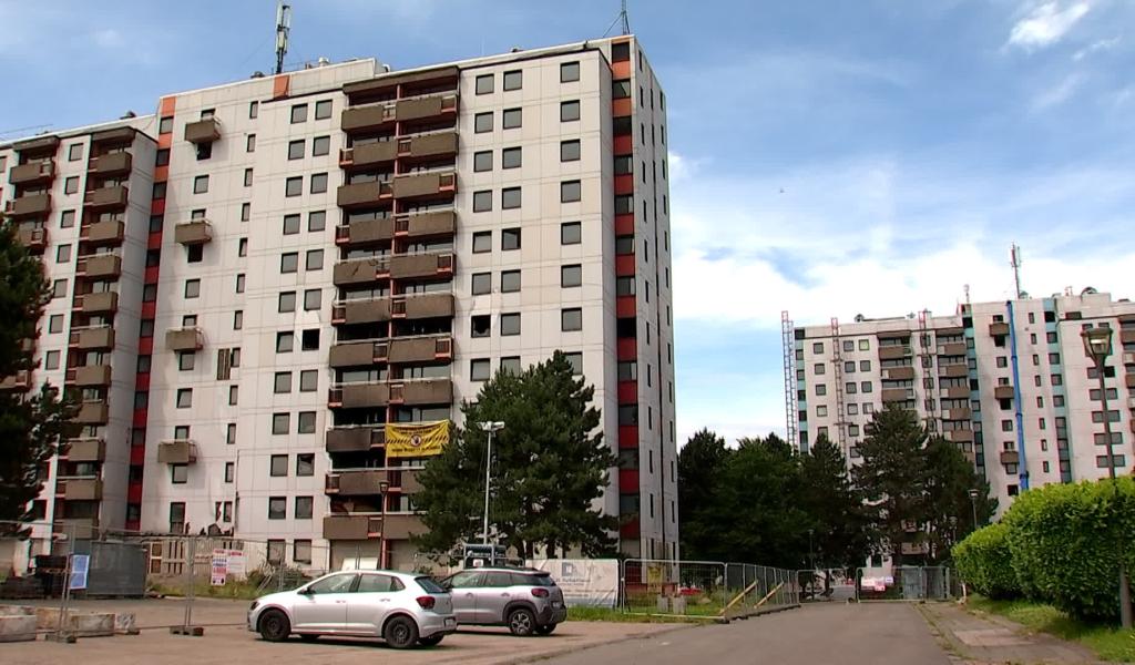 Jemappes : les travaux de déconstruction des deux tours du Coq ont débuté