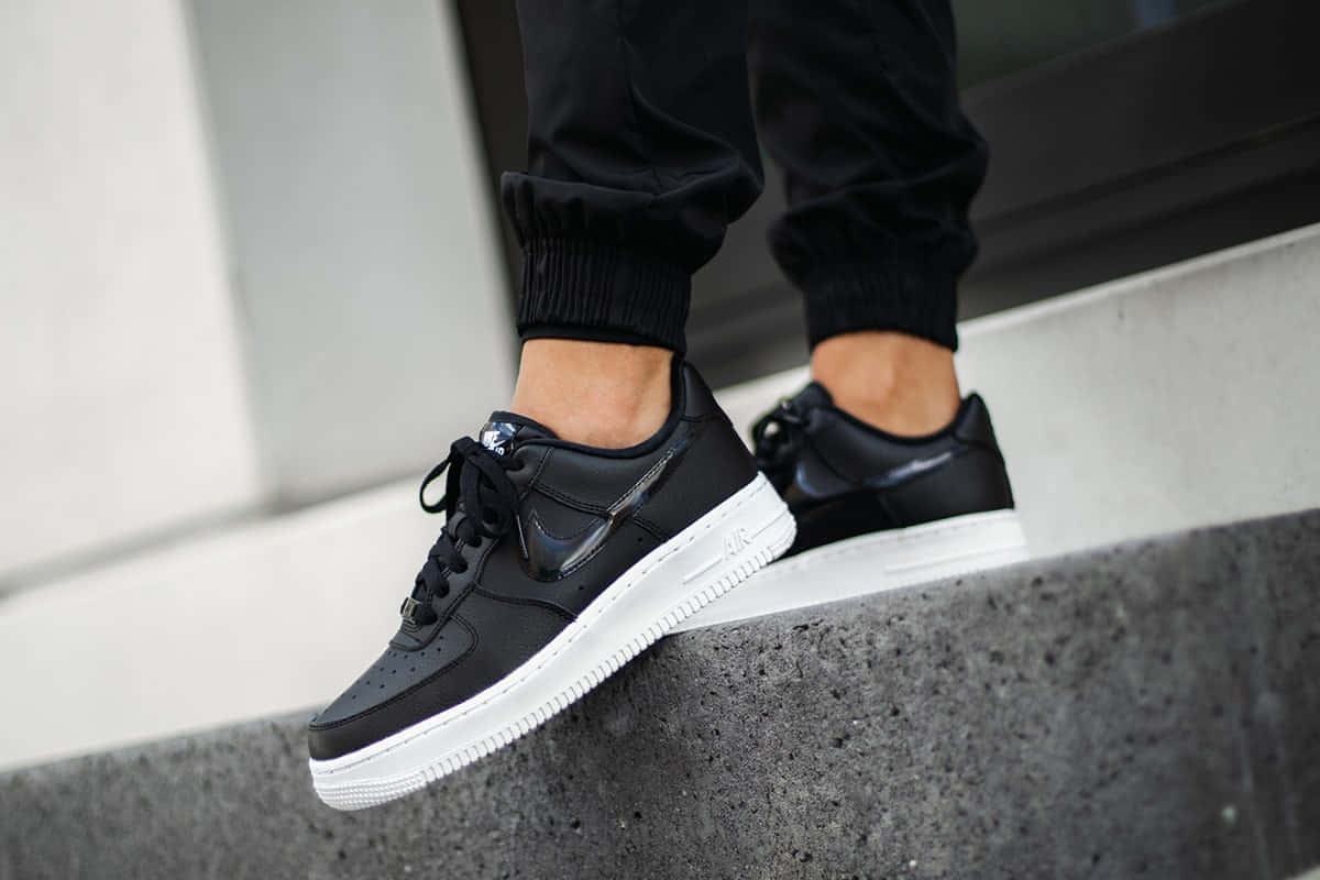 Fly højt med Black Air Force Wallpaper