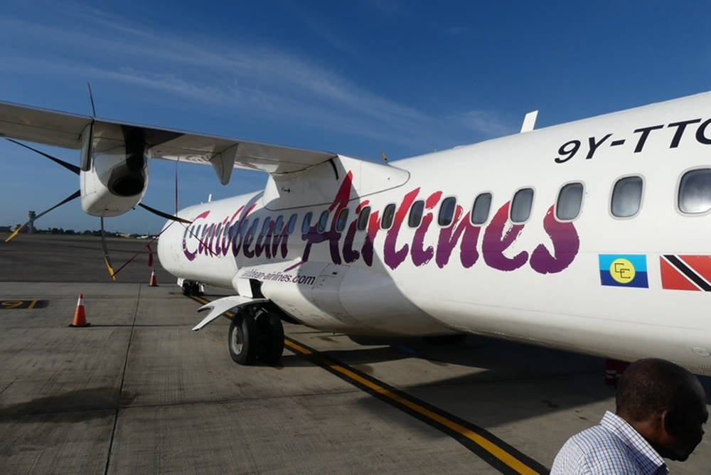 Mural D'avion De Caribbean Airlines En Gros Plan Fond d'écran