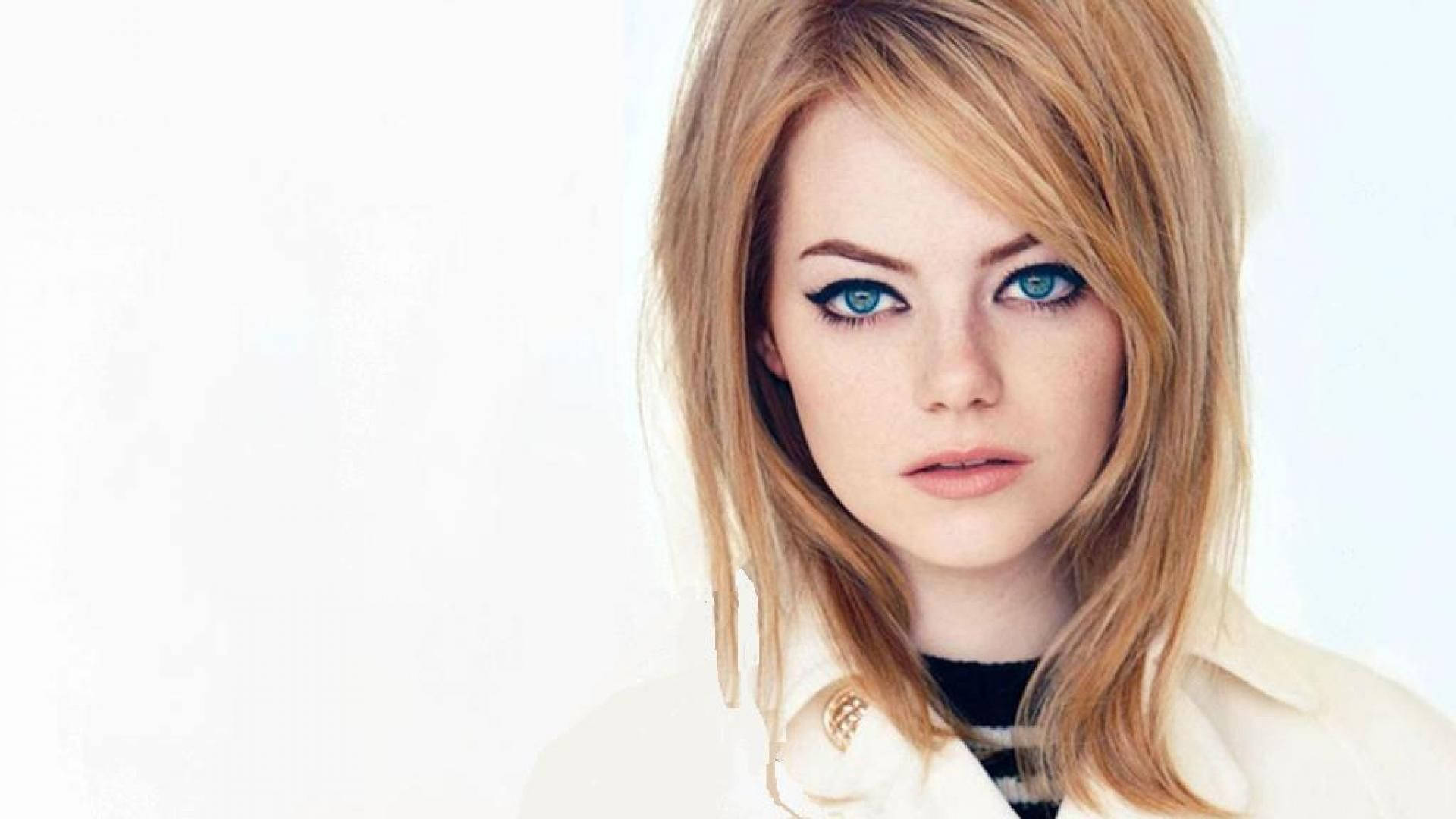 Emma Stone looking radiant, classic beauty Wallpaper