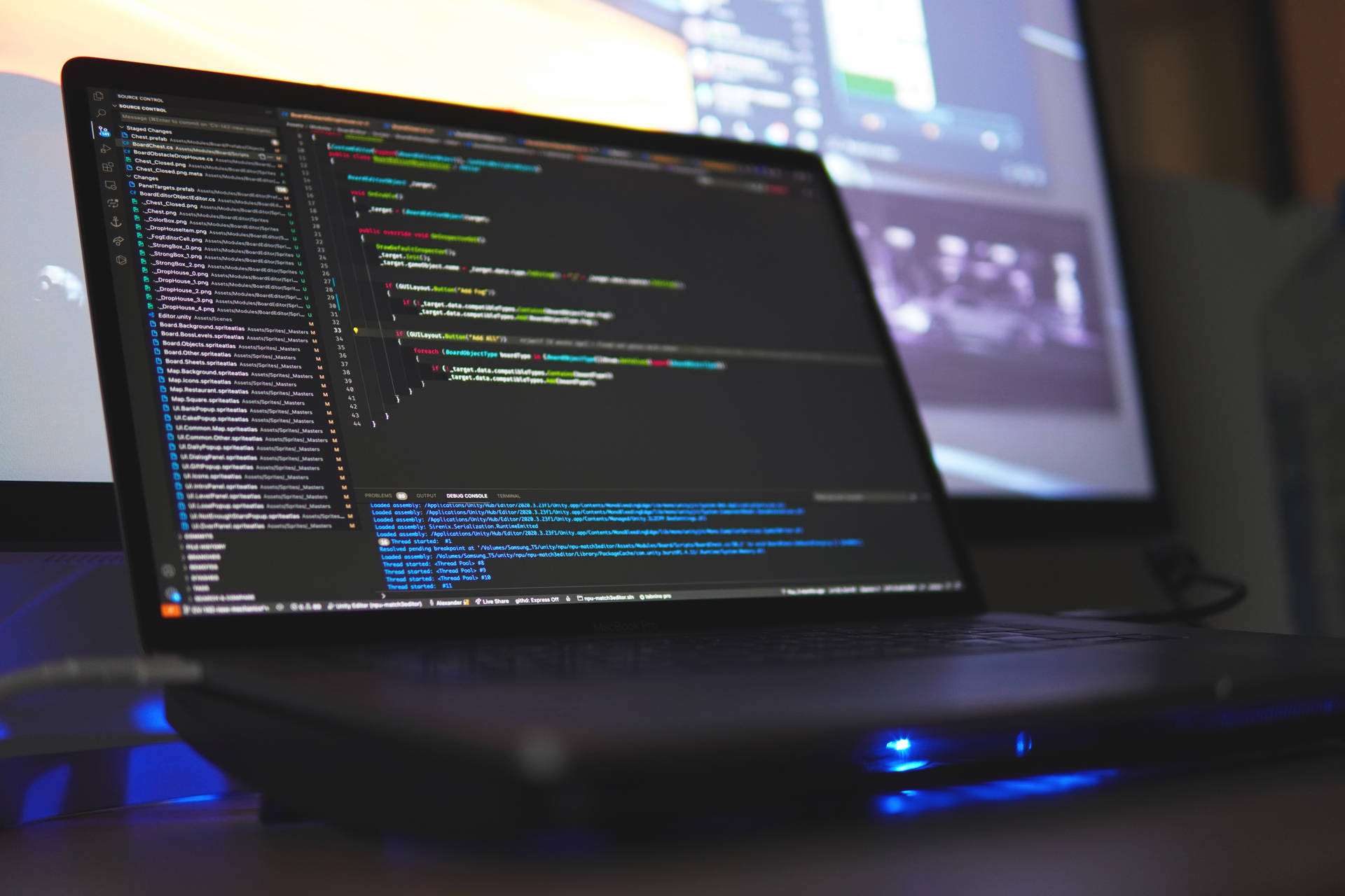 Programmiererlaptop Mit Codes Wallpaper