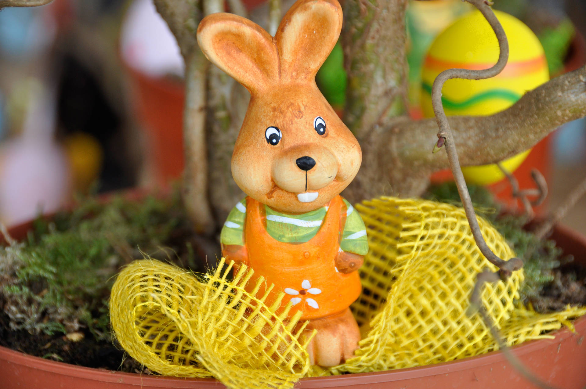 Celebrate Easter with this Cute Bunny Figurine! Wallpaper