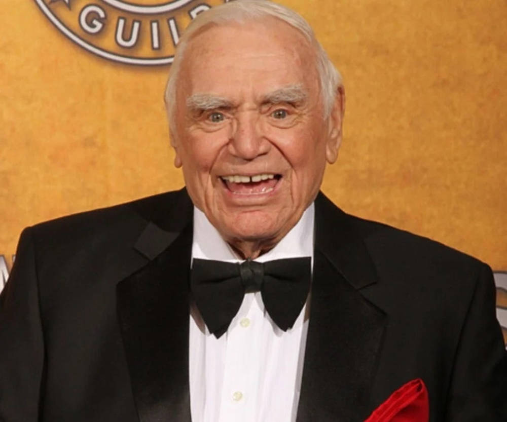Ernestborgnine, Attore Americano Veterano Sfondo