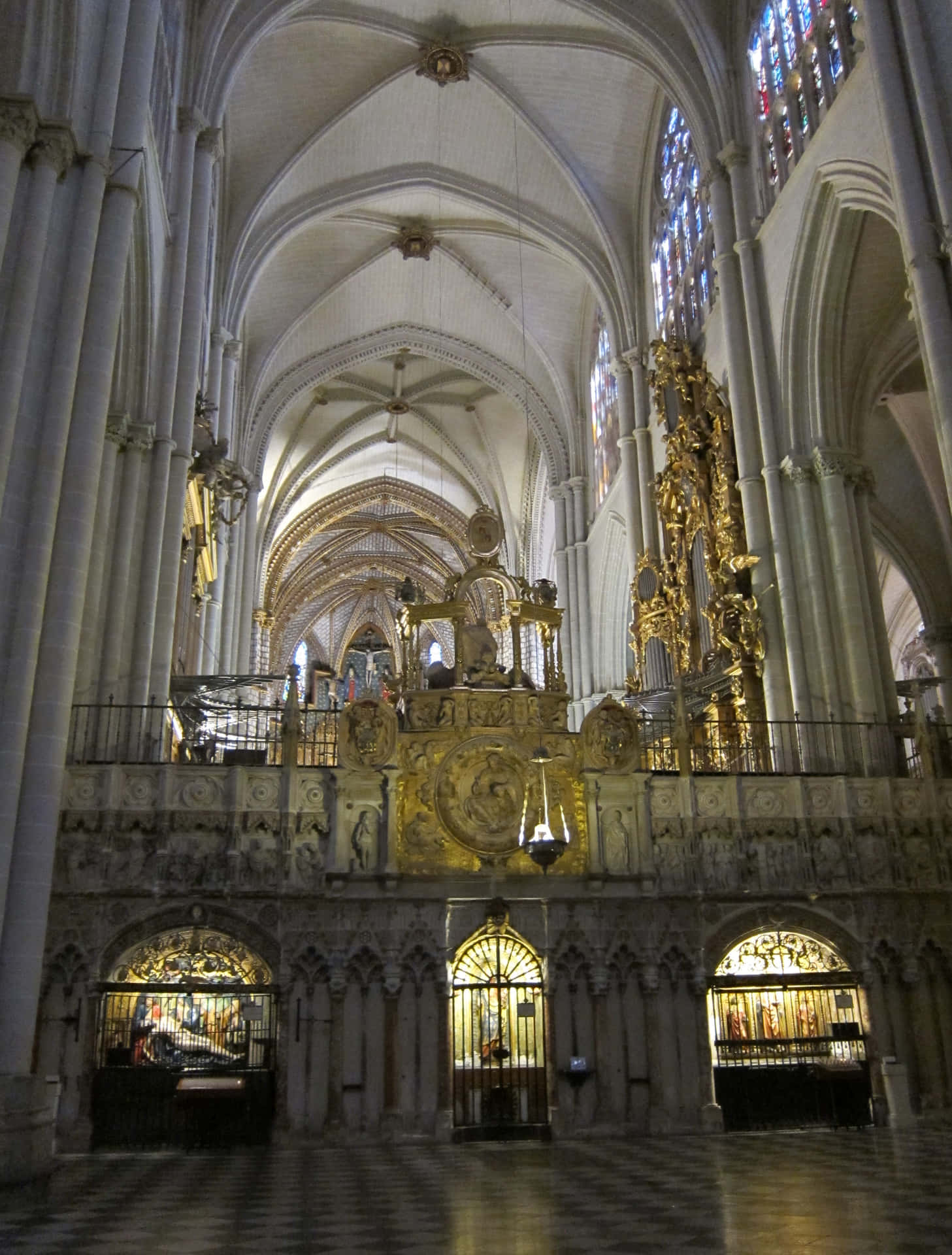 Witte En Gouden Interieur Toledo Kathedraal Achtergrond